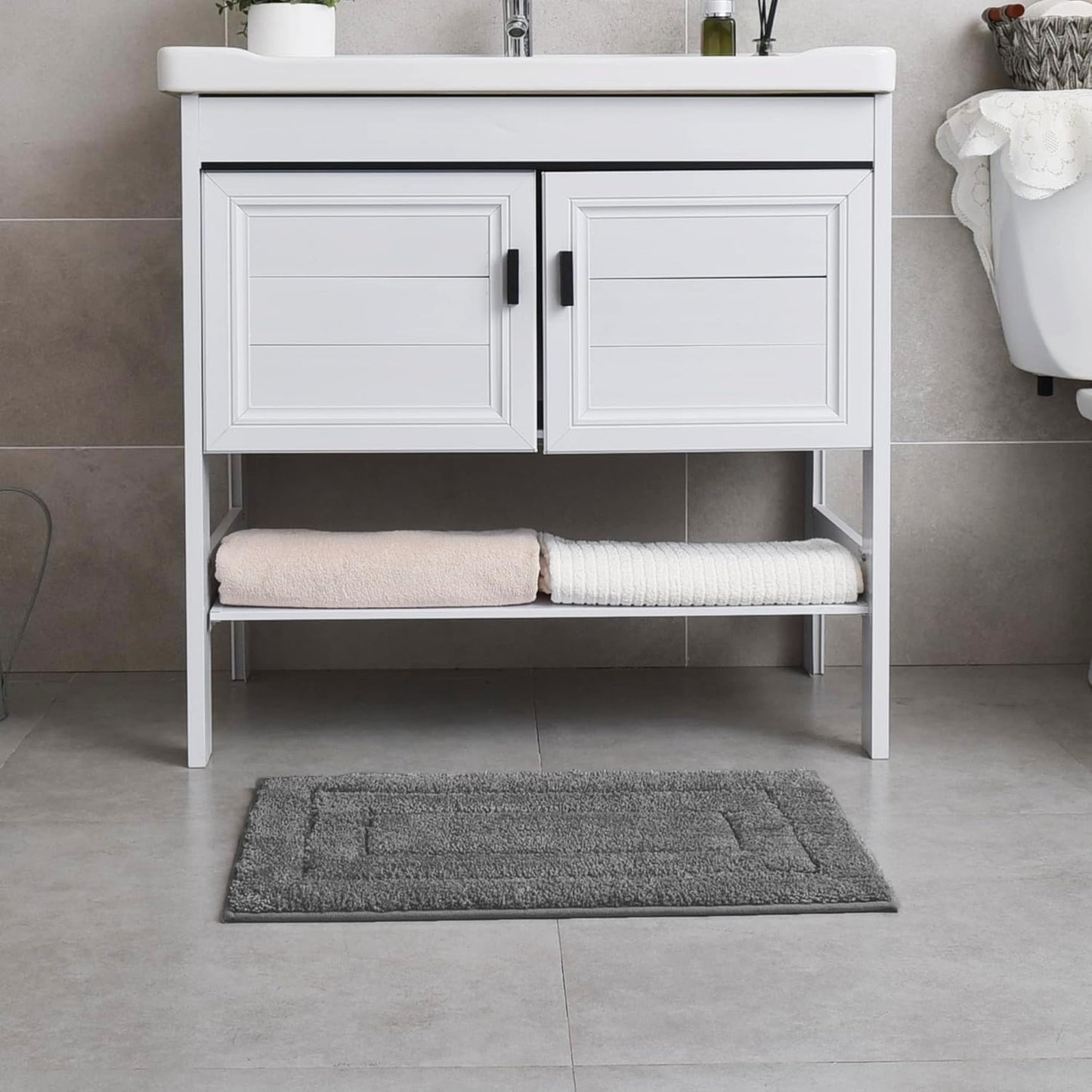 SKY-TOUCH Bathroom Rugs 40 * 60cm, Non-Slip Doormats Extra Soft and Absorbent Microfiber Bath Mat for Home Floor, Tub and Shower (Dark Grey)