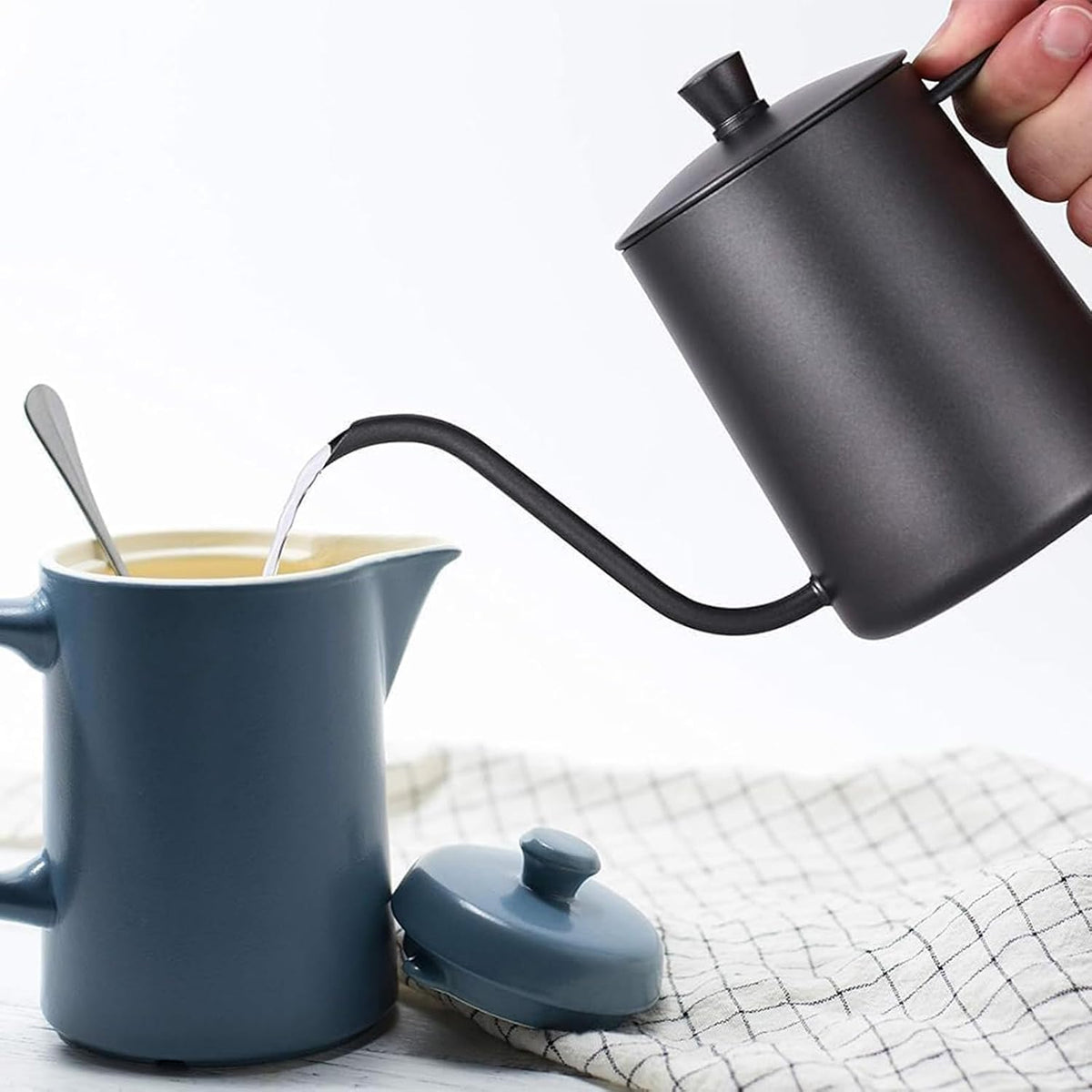 SKY-TOUCH V60 Black Slim Spout Coffee Pitcher with Lid for Drip Coffee Tea Stainless Steel, 600ml - 5